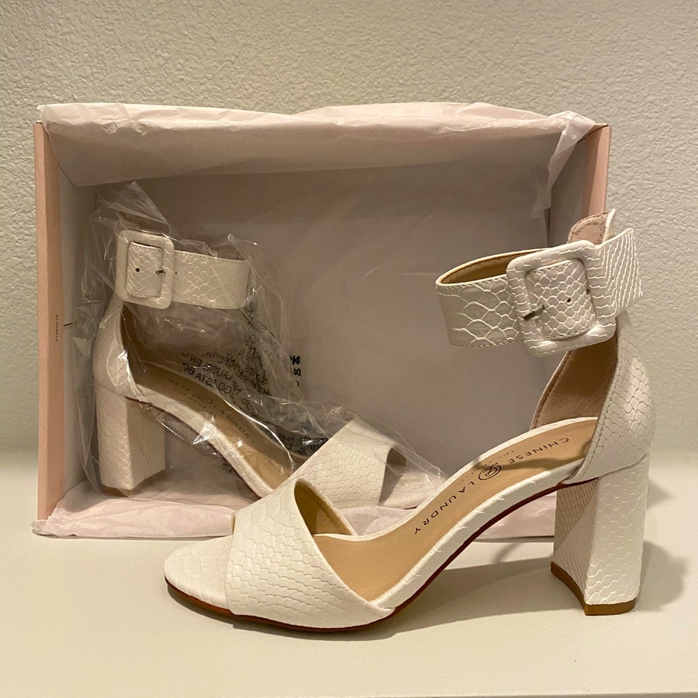 Chinese Laundry “Rumor” Snake White Size 6